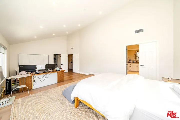 27 Horseshoe Lane, Palos Verdes Peninsula, California 90274