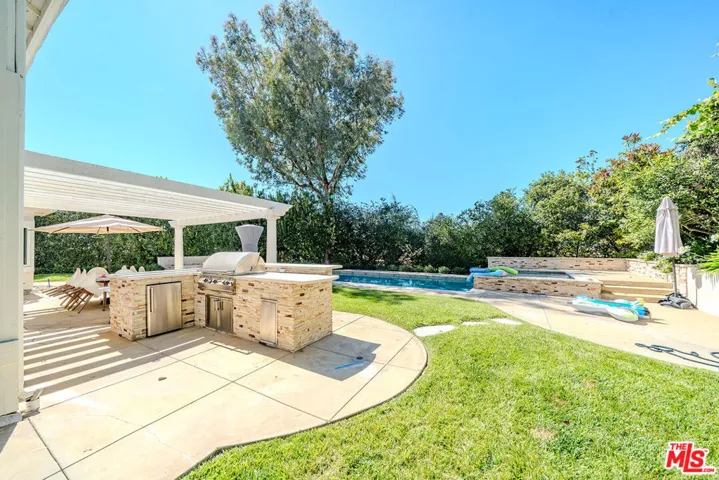 27 Horseshoe Lane, Palos Verdes Peninsula, California 90274
