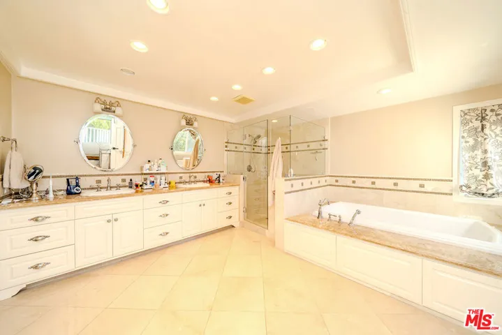 27 Horseshoe Lane, Palos Verdes Peninsula, California 90274