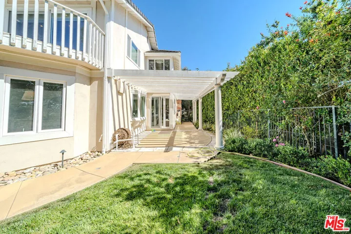 27 Horseshoe Lane, Palos Verdes Peninsula, California 90274