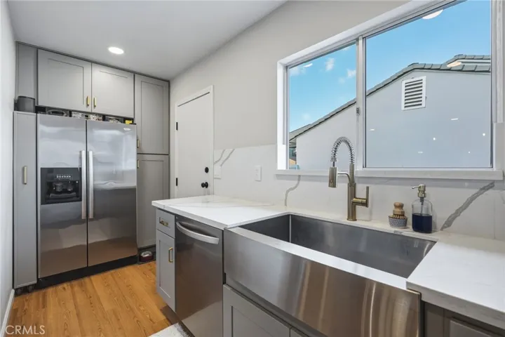 Deep stainless farmhouse sink
