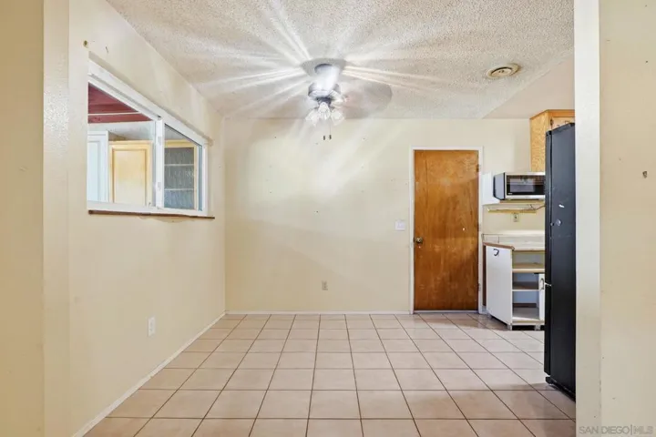 13049 Lindo Lane, Lakeside, California 92040