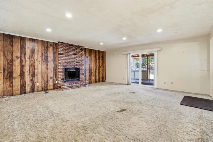 13049 Lindo Lane, Lakeside, California 92040