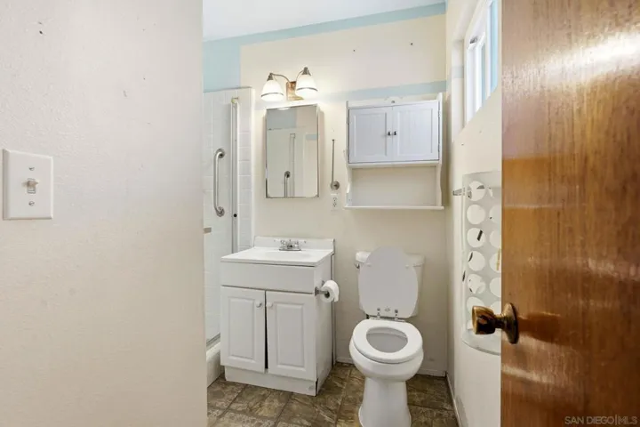 13049 Lindo Lane, Lakeside, California 92040