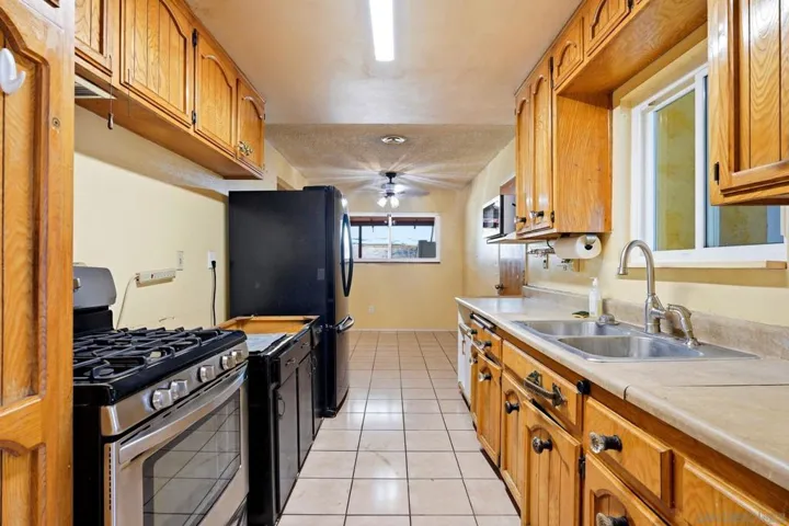 13049 Lindo Lane, Lakeside, California 92040