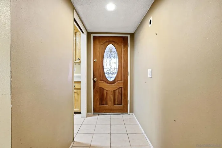 13049 Lindo Lane, Lakeside, California 92040
