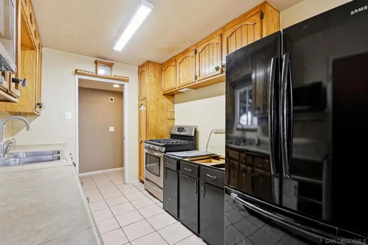 13049 Lindo Lane, Lakeside, California 92040