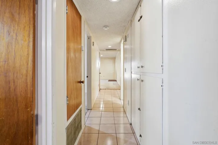 13049 Lindo Lane, Lakeside, California 92040