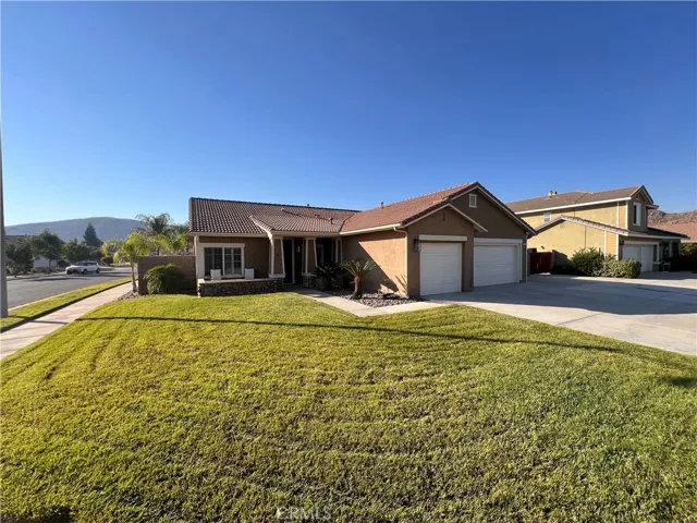 1316 Alabaster, Hemet, California 92545