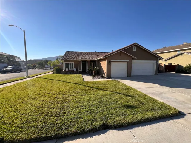 1316 Alabaster, Hemet, California 92545