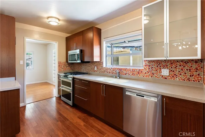 4722 Ventura Canyon, Sherman Oaks, California 91423