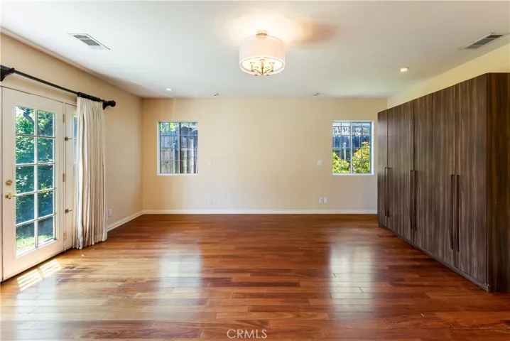 4722 Ventura Canyon, Sherman Oaks, California 91423
