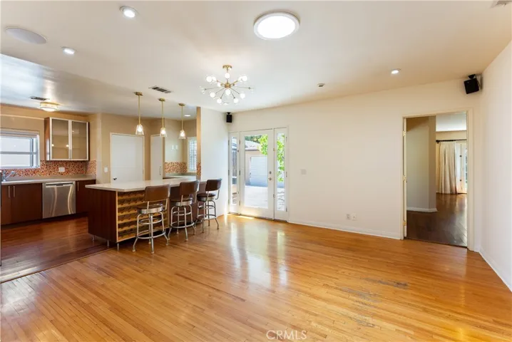 4722 Ventura Canyon, Sherman Oaks, California 91423