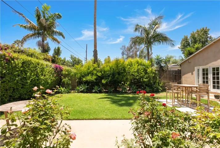 4722 Ventura Canyon, Sherman Oaks, California 91423