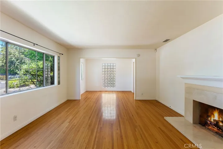 4722 Ventura Canyon, Sherman Oaks, California 91423