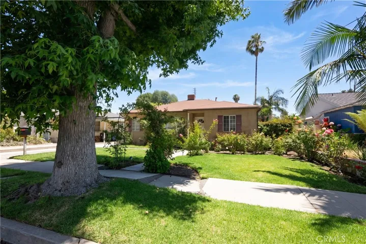 4722 Ventura Canyon, Sherman Oaks, California 91423