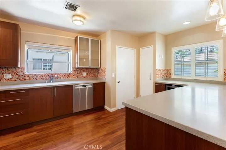 4722 Ventura Canyon, Sherman Oaks, California 91423