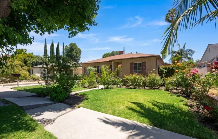 4722 Ventura Canyon, Sherman Oaks, California 91423