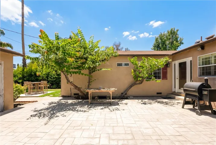 4722 Ventura Canyon, Sherman Oaks, California 91423