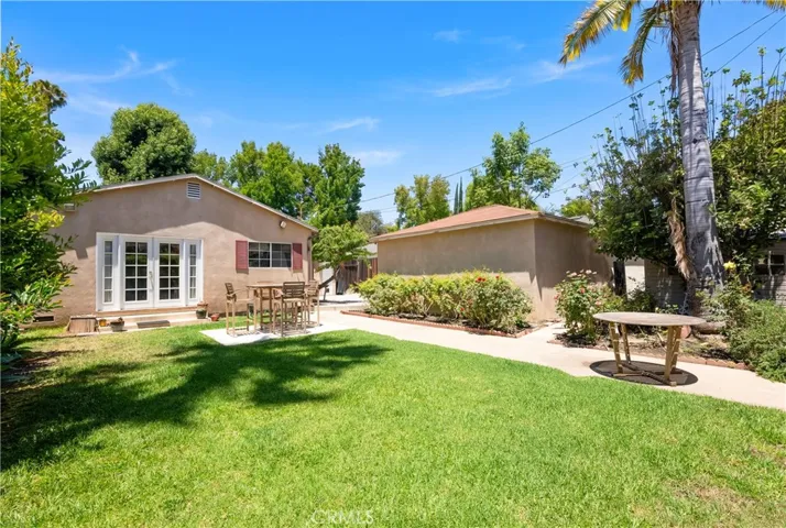 4722 Ventura Canyon, Sherman Oaks, California 91423