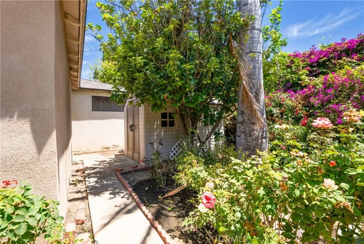 4722 Ventura Canyon, Sherman Oaks, California 91423