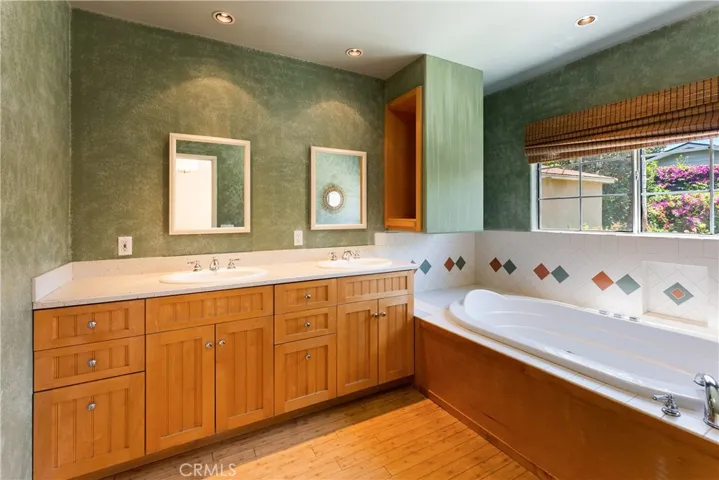4722 Ventura Canyon, Sherman Oaks, California 91423