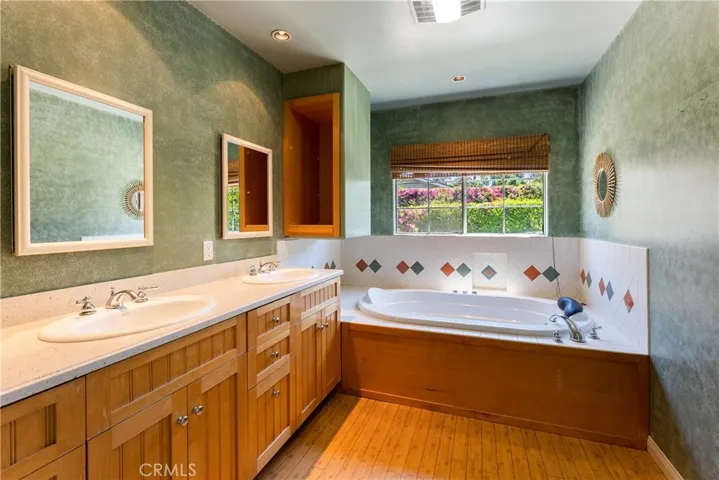 4722 Ventura Canyon, Sherman Oaks, California 91423