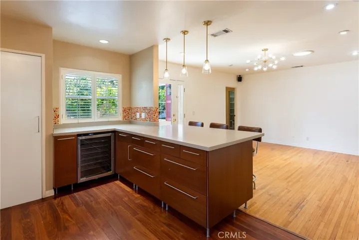 4722 Ventura Canyon, Sherman Oaks, California 91423