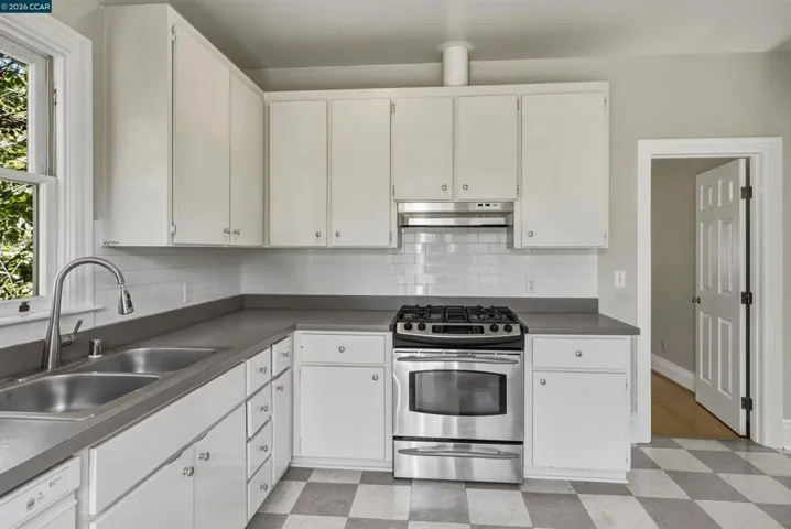 133 Pinole St, Hercules, California 94547