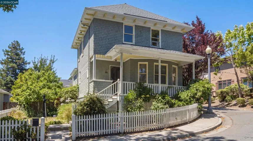 133 Pinole St, Hercules, California 94547
