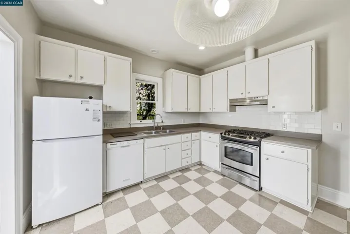 133 Pinole St, Hercules, California 94547