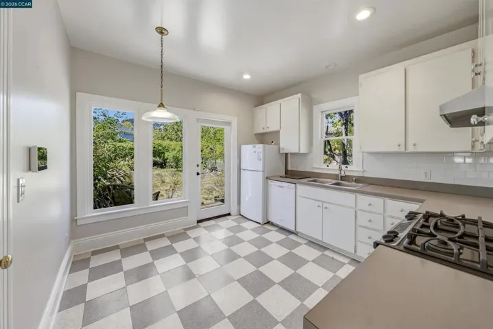 133 Pinole St, Hercules, California 94547