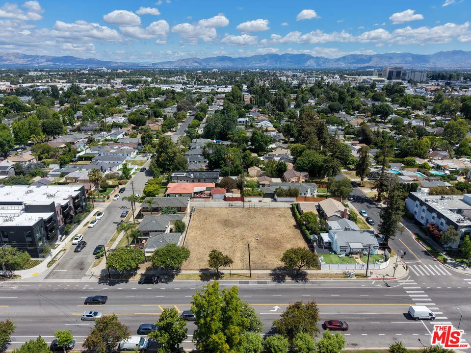 14715 Burbank Blvd