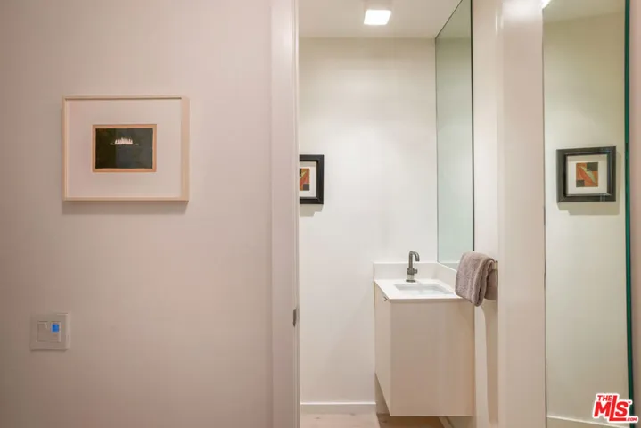 2433 28th Street B, Santa Monica, California 90405