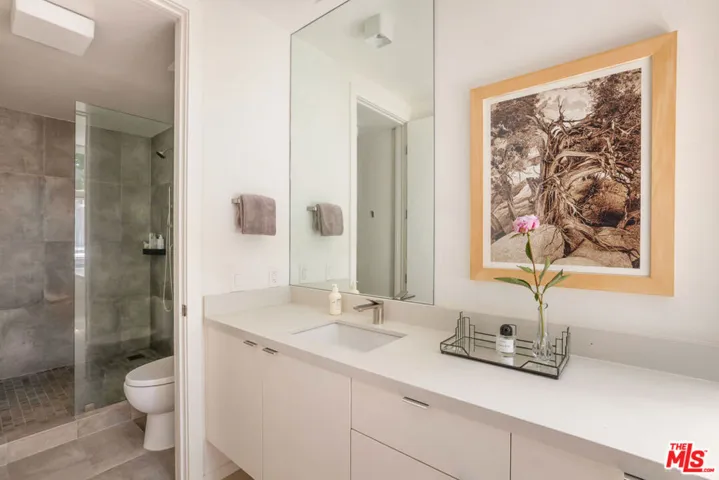 2433 28th Street B, Santa Monica, California 90405