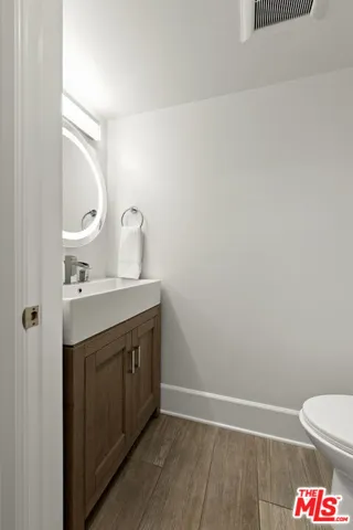 11723 Mayfield Avenue 3, Los Angeles, California 90049