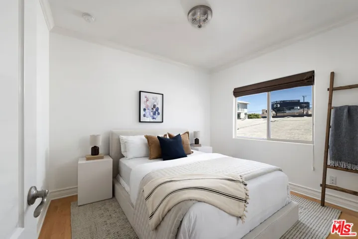 11723 Mayfield Avenue 3, Los Angeles, California 90049