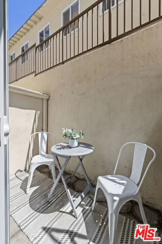 11723 Mayfield Avenue 3, Los Angeles, California 90049