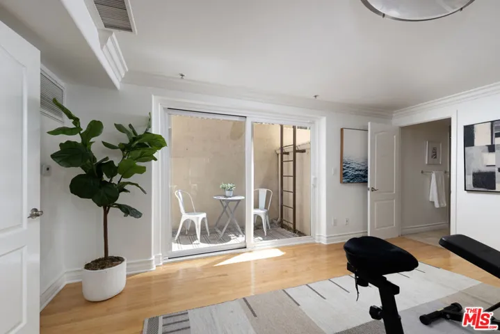 11723 Mayfield Avenue 3, Los Angeles, California 90049