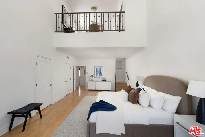 11723 Mayfield Avenue 3, Los Angeles, California 90049