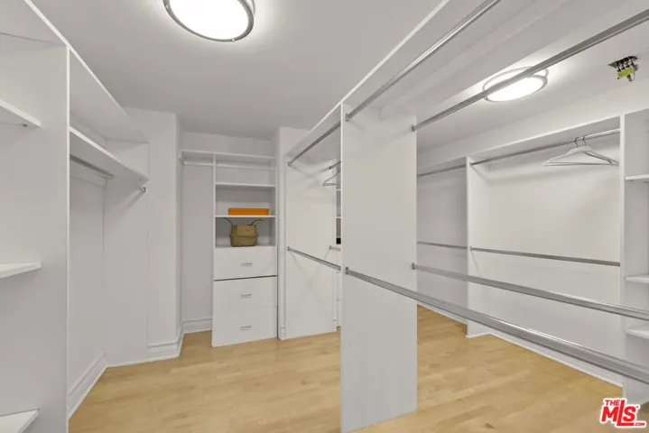 11723 Mayfield Avenue 3, Los Angeles, California 90049