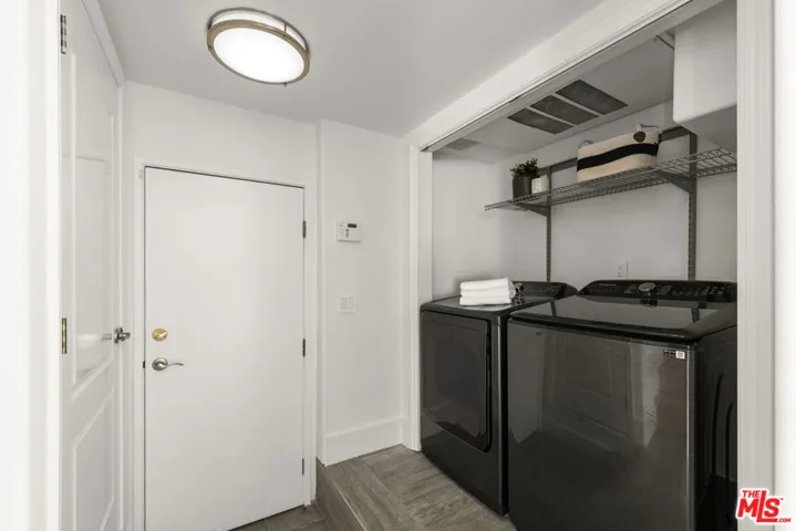 11723 Mayfield Avenue 3, Los Angeles, California 90049