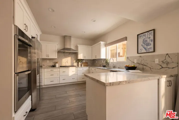 11723 Mayfield Avenue 3, Los Angeles, California 90049