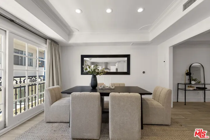 11723 Mayfield Avenue 3, Los Angeles, California 90049