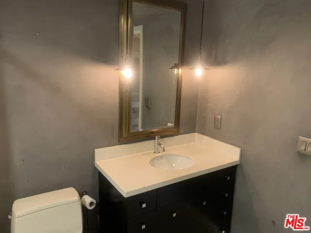 527 Molino Street 202, Los Angeles, California 90013