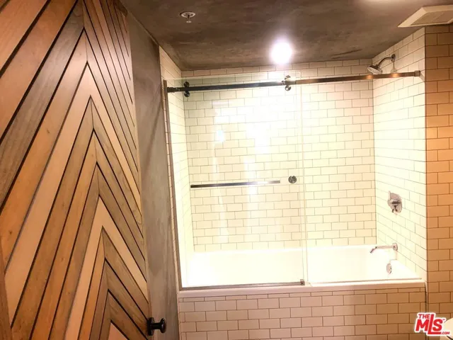 527 Molino Street 202, Los Angeles, California 90013