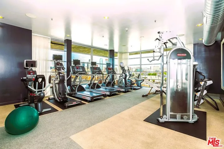 527 Molino Street 202, Los Angeles, California 90013