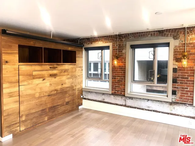 527 Molino Street 202, Los Angeles, California 90013