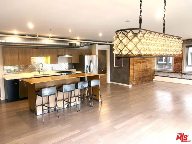 527 Molino Street 202, Los Angeles, California 90013
