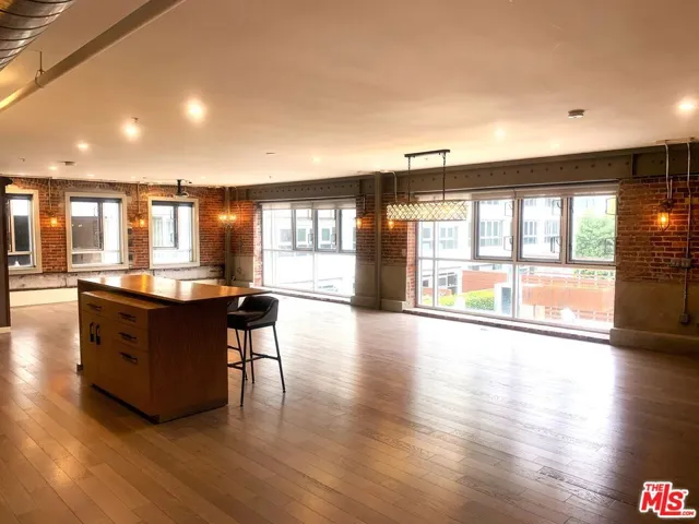 527 Molino Street 202, Los Angeles, California 90013